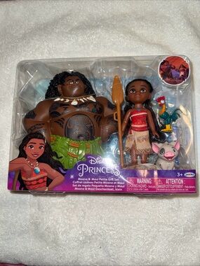 Disney Moana & Maui Petite Figure Gift Set - Brown, Green, Red, Pink, Blue